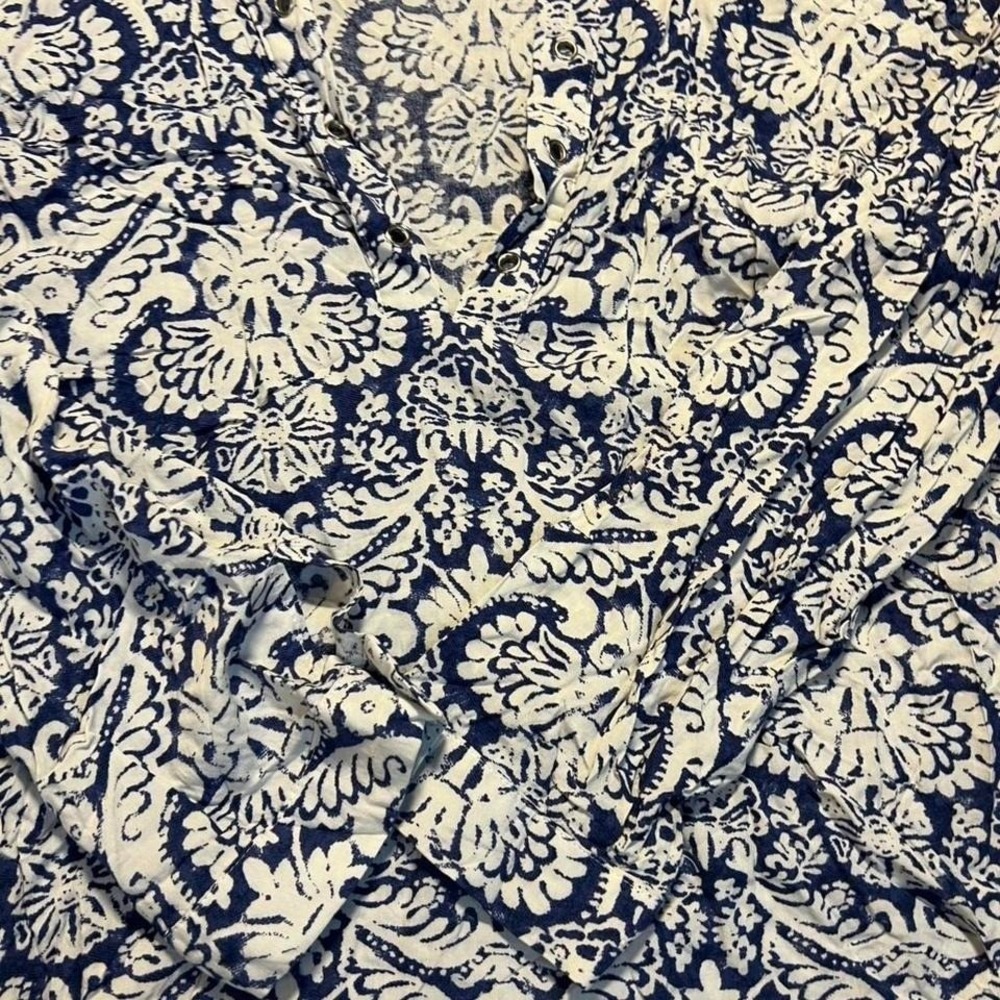 BD Collection XXL Blue White Damask Lace Up Grommet Neck Long Sleeve Blouse Top - Picture 2 of 5